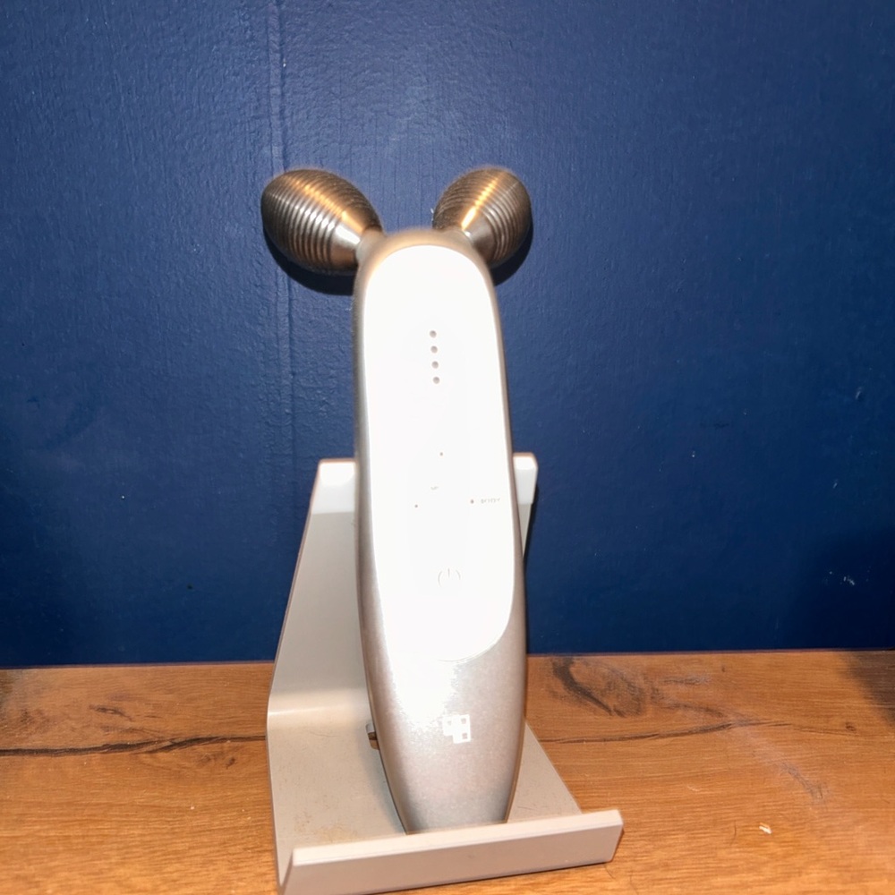 Medicube Facial Toning Device